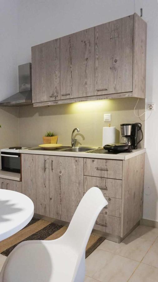 Studio Eleni - Oasis Holiday Houses كوكينوس بيرغوس المظهر الخارجي الصورة