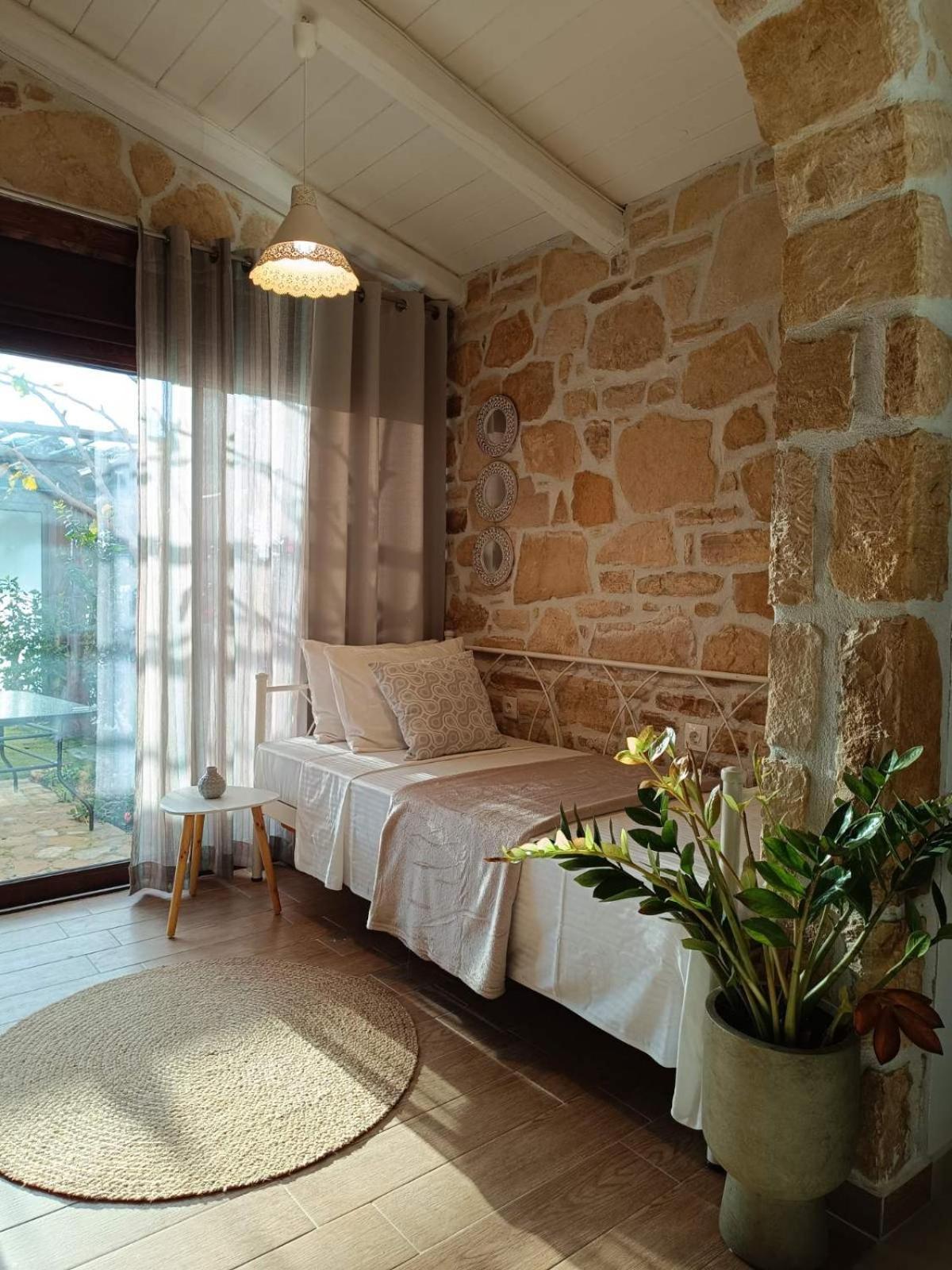 Studio Eleni - Oasis Holiday Houses كوكينوس بيرغوس المظهر الخارجي الصورة