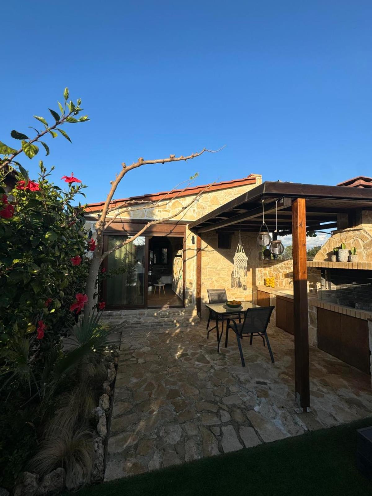 Studio Eleni - Oasis Holiday Houses كوكينوس بيرغوس المظهر الخارجي الصورة
